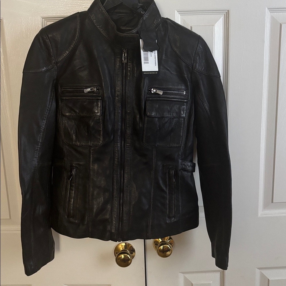 Elegant Black Leather Jacket for Women